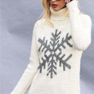 GAP snowflake turtleneck sweater M